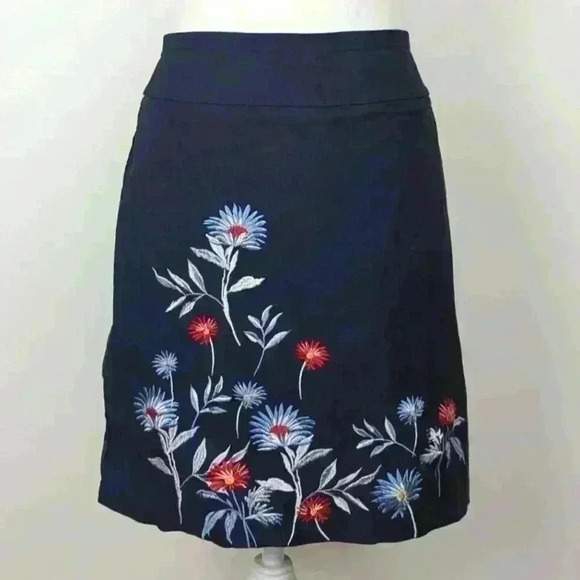 Charter Club Stretch Floral Embroidered Skirts Size 6 - Picture 1 of 9